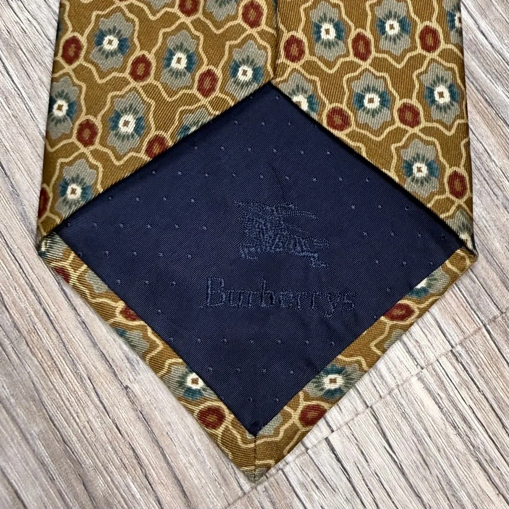 Vintage Burberrys of London Mens Silk Tie Gold Geometric Medallion Hand Sewn USA